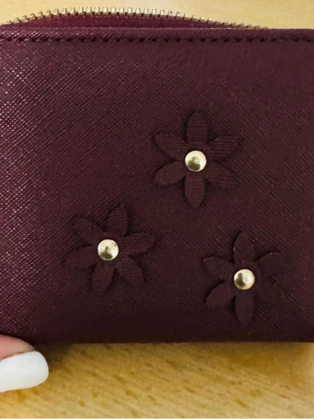 Women’s Floral Accent Zip Wallet - Burgundy